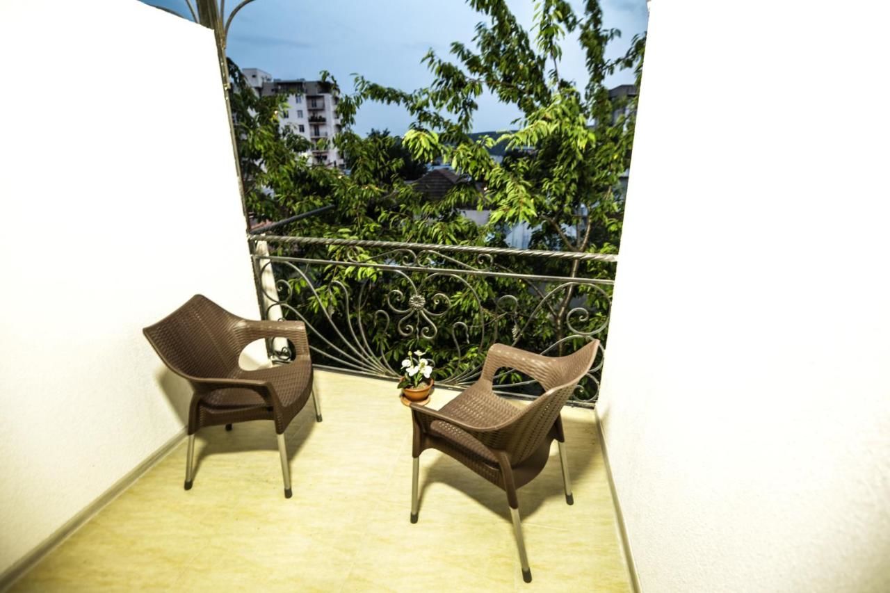 Отель Hotel S.R Тбилиси