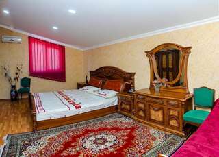 Отель Hotel S.R Тбилиси Двухместный номер Делюкс с 1 кроватью и дополнительной кроватью-2