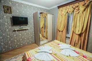 Отель Hotel S.R Тбилиси Стандартный номер с кроватью размера "king-size"-3